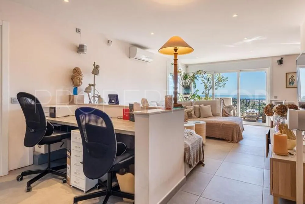 For sale penthouse in Los Arqueros with 2 bedrooms