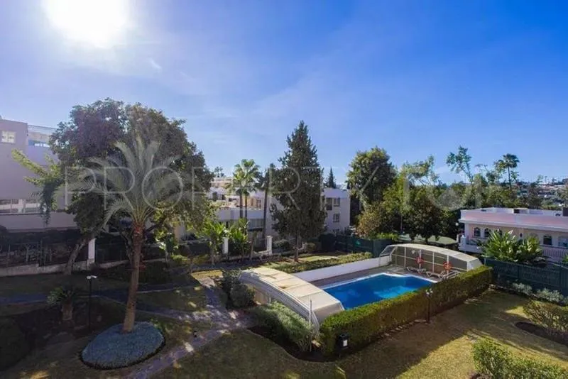 Buy duplex in Aloha Gardens