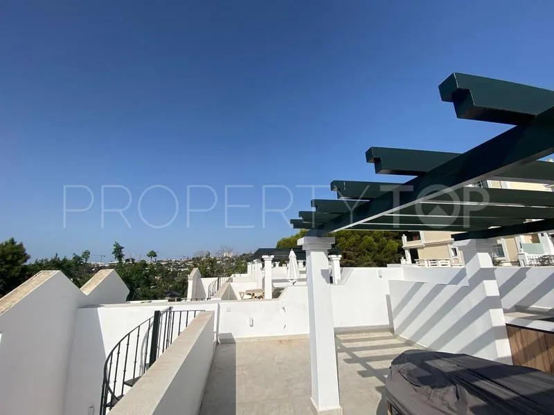 Buy duplex in Aloha Gardens