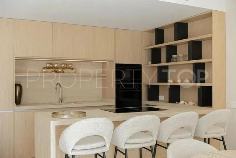 Buy duplex in Aloha Gardens