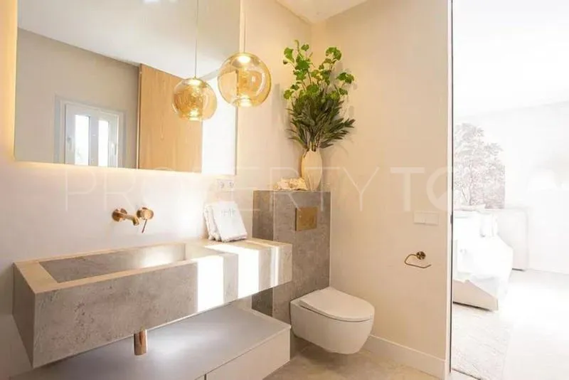 Buy duplex in Aloha Gardens