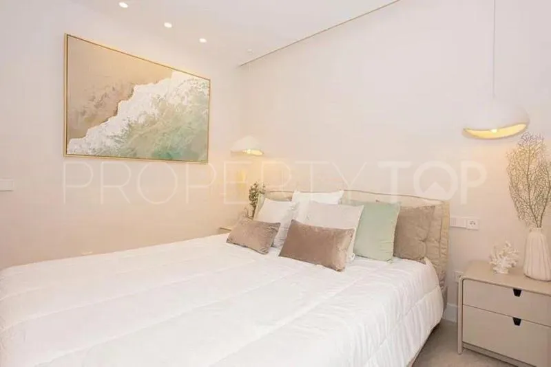 Buy duplex in Aloha Gardens