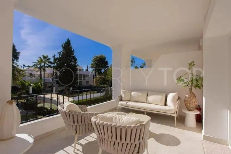 Buy duplex in Aloha Gardens