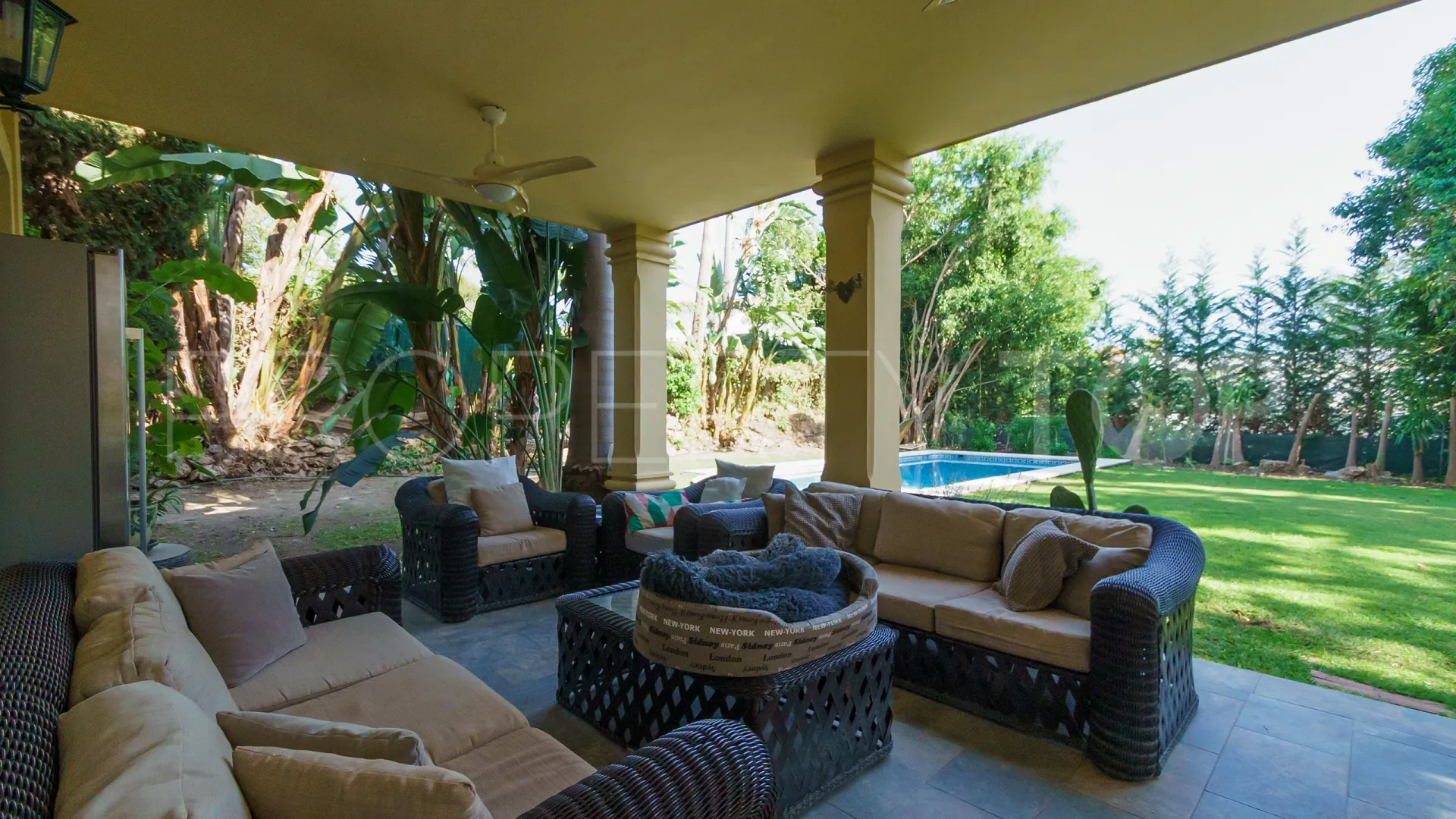 5 bedrooms Las Brisas villa for sale