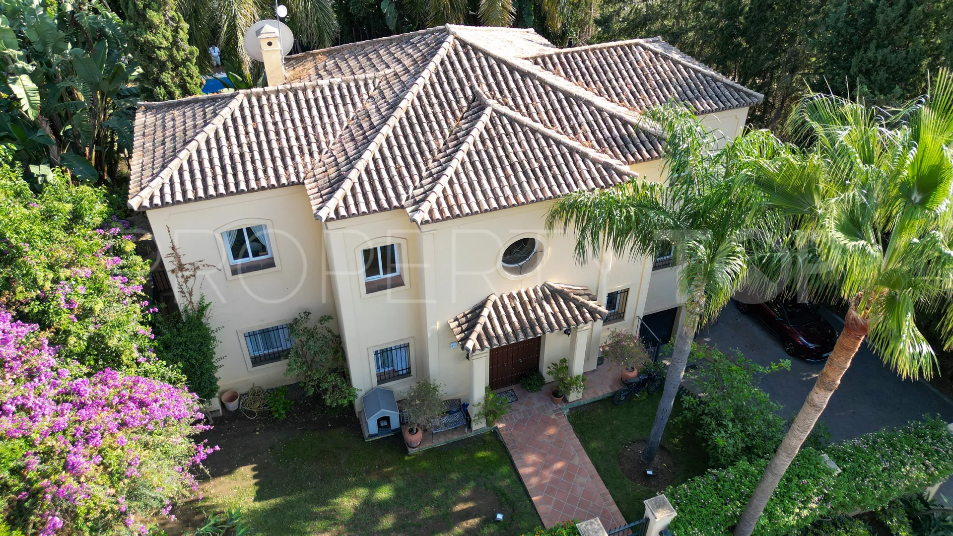 5 bedrooms Las Brisas villa for sale