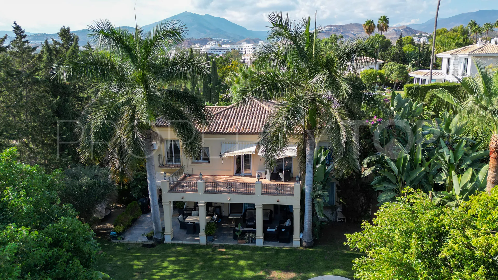 5 bedrooms Las Brisas villa for sale
