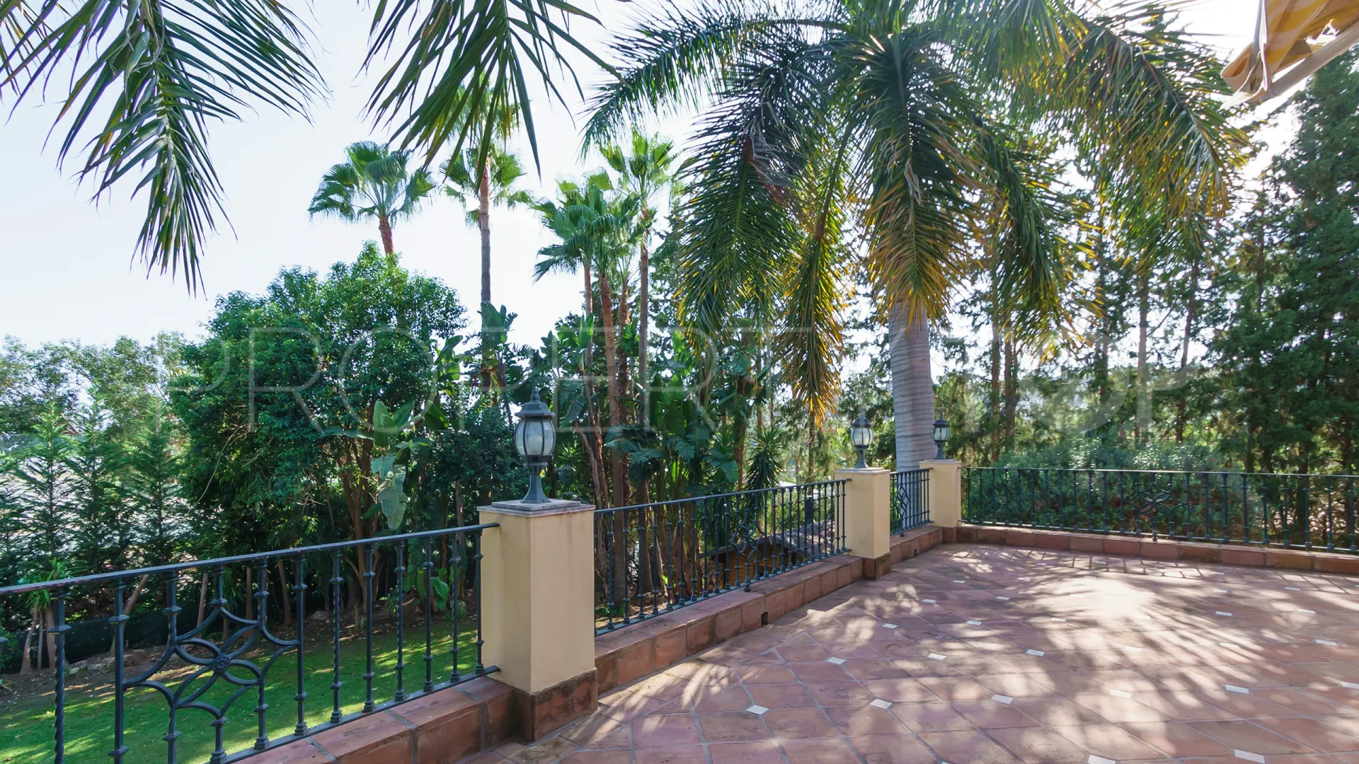 5 bedrooms Las Brisas villa for sale