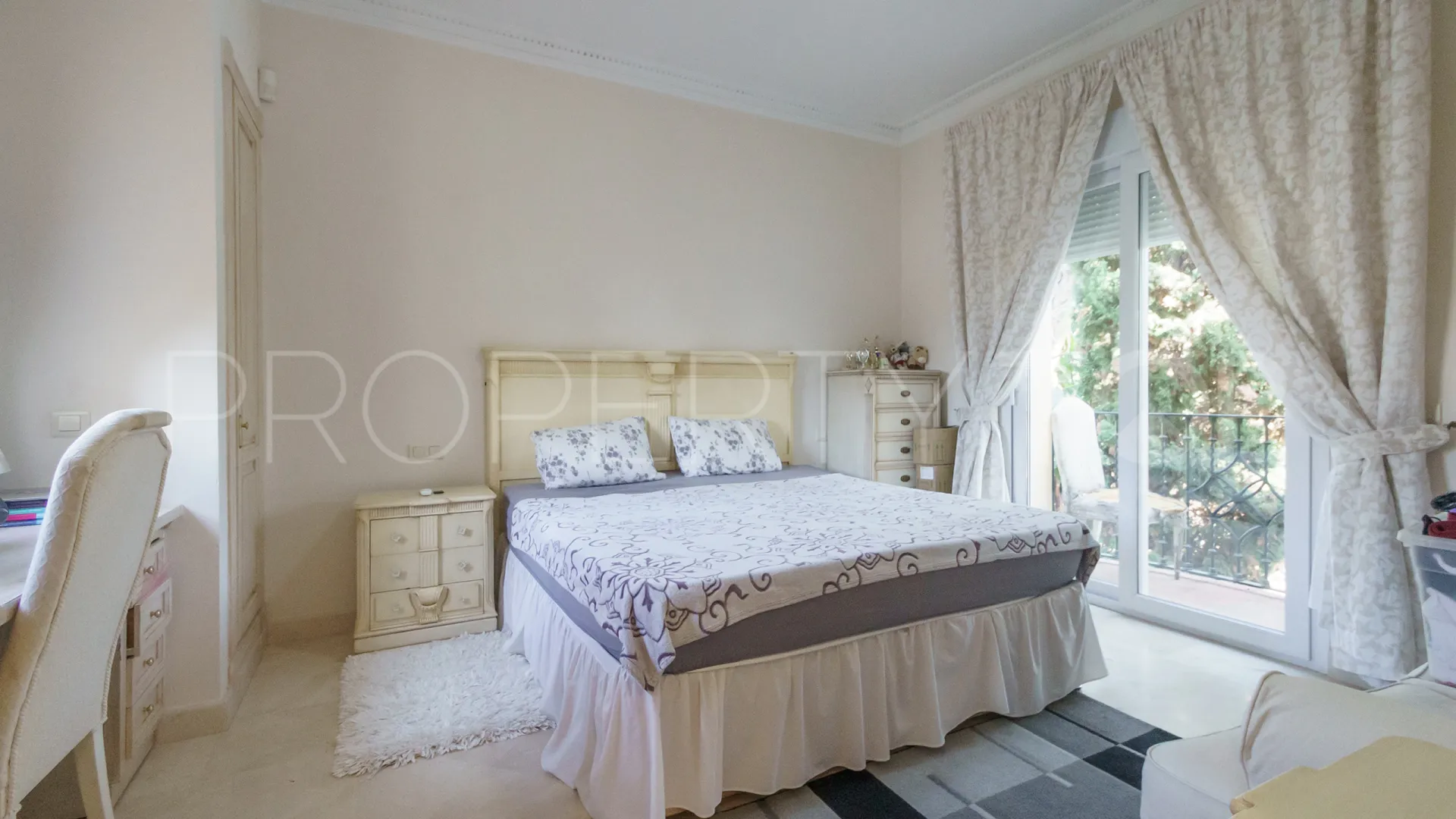 5 bedrooms Las Brisas villa for sale