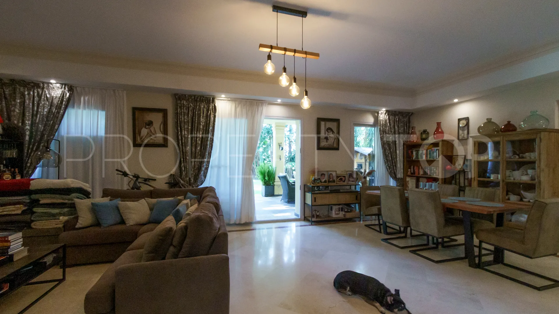 5 bedrooms Las Brisas villa for sale