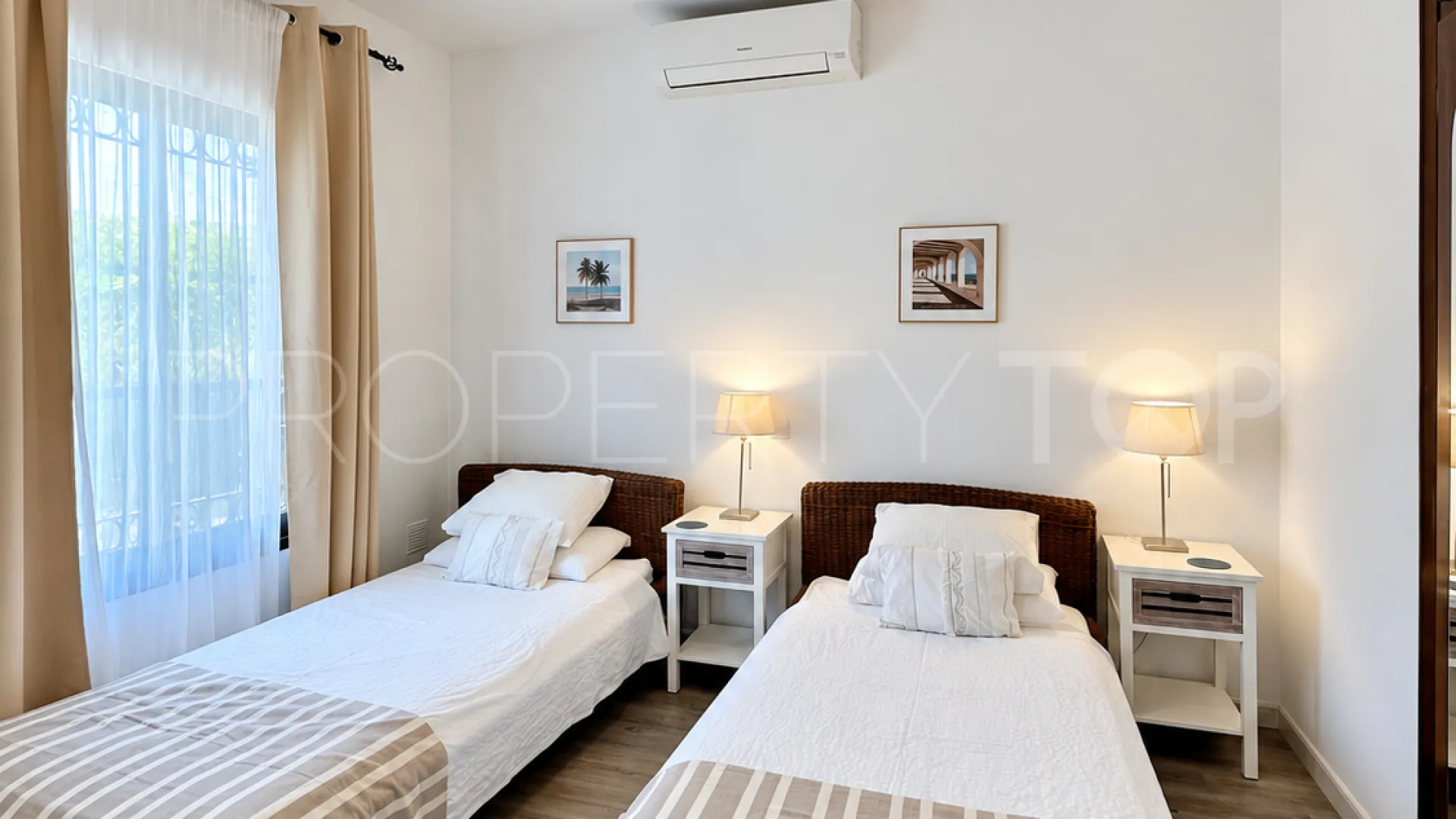 Comprar casa en El Chaparral de 3 dormitorios