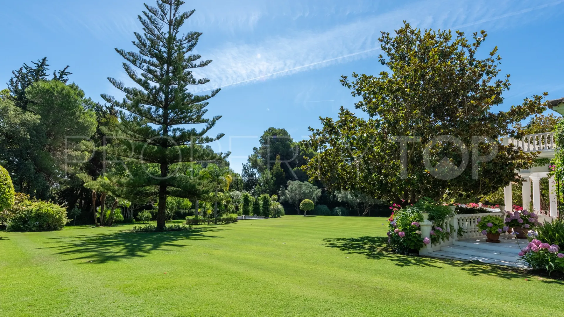 Villa en venta de 5 dormitorios en Sotogrande Alto