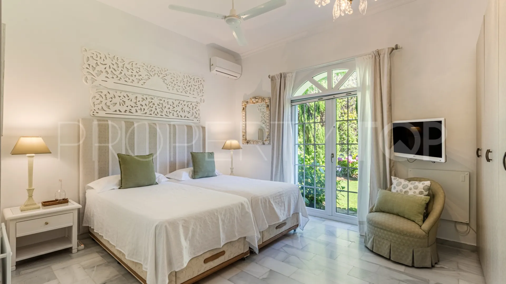 Villa en venta de 5 dormitorios en Sotogrande Alto
