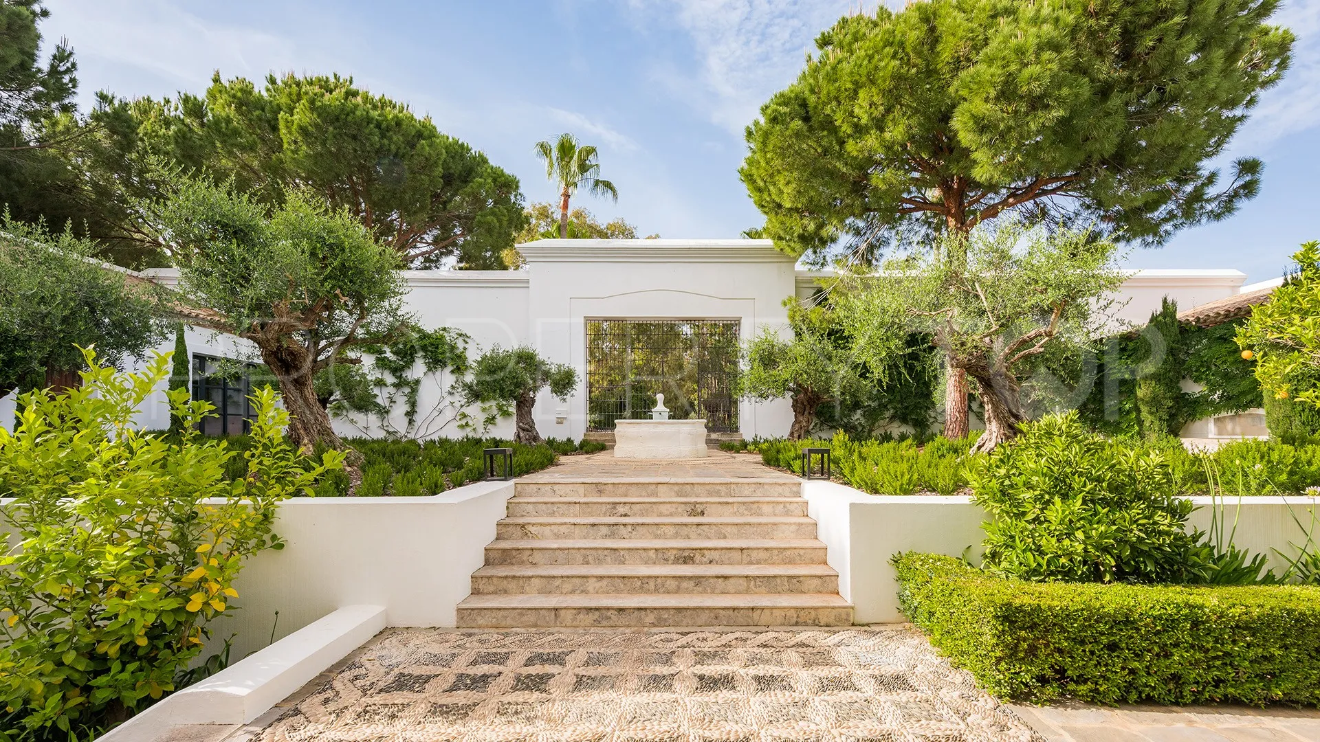 Villa en venta en Sotogrande Alto con 8 dormitorios