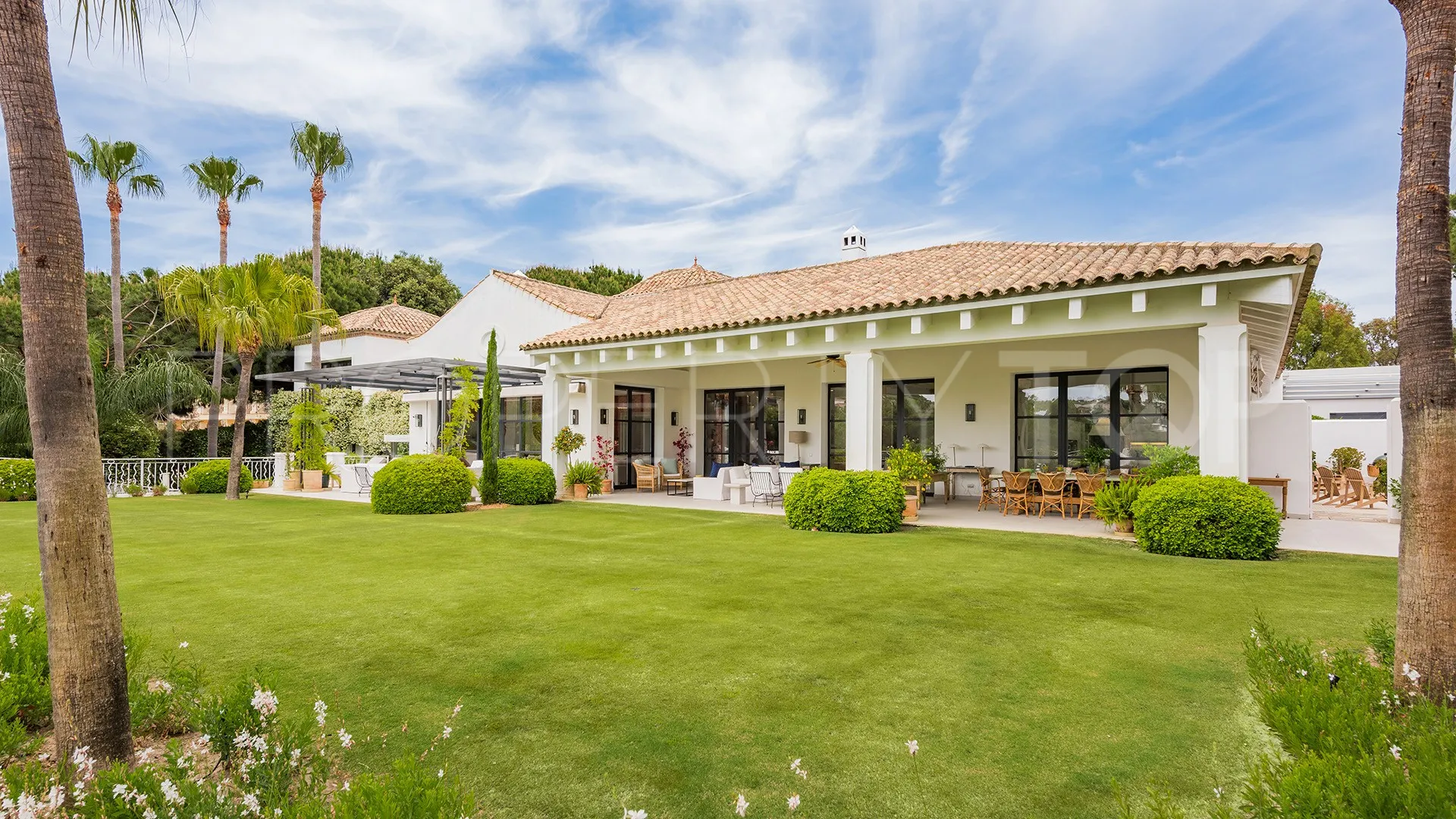 Villa en venta en Sotogrande Alto con 8 dormitorios