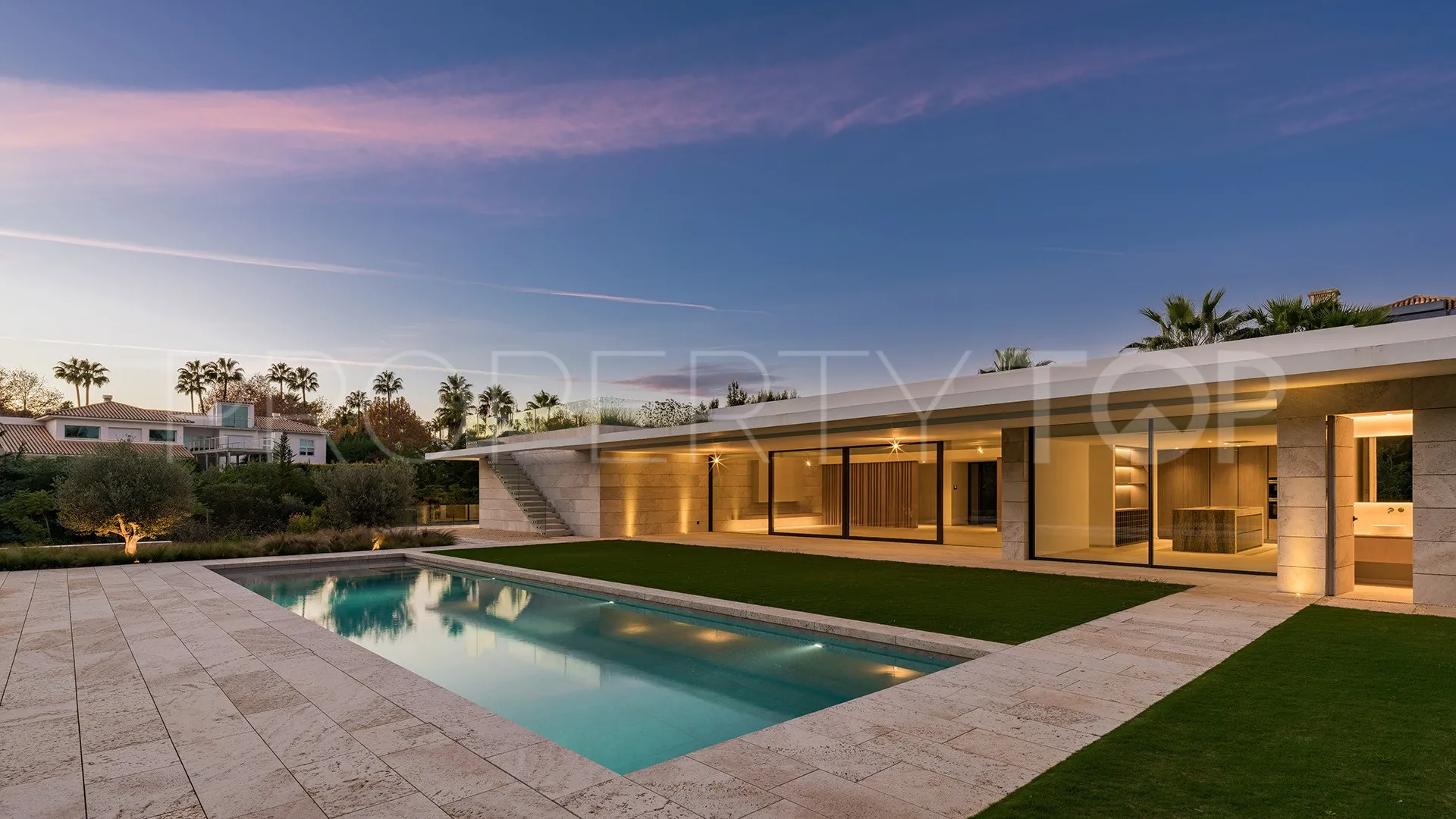 For sale Kings & Queens villa