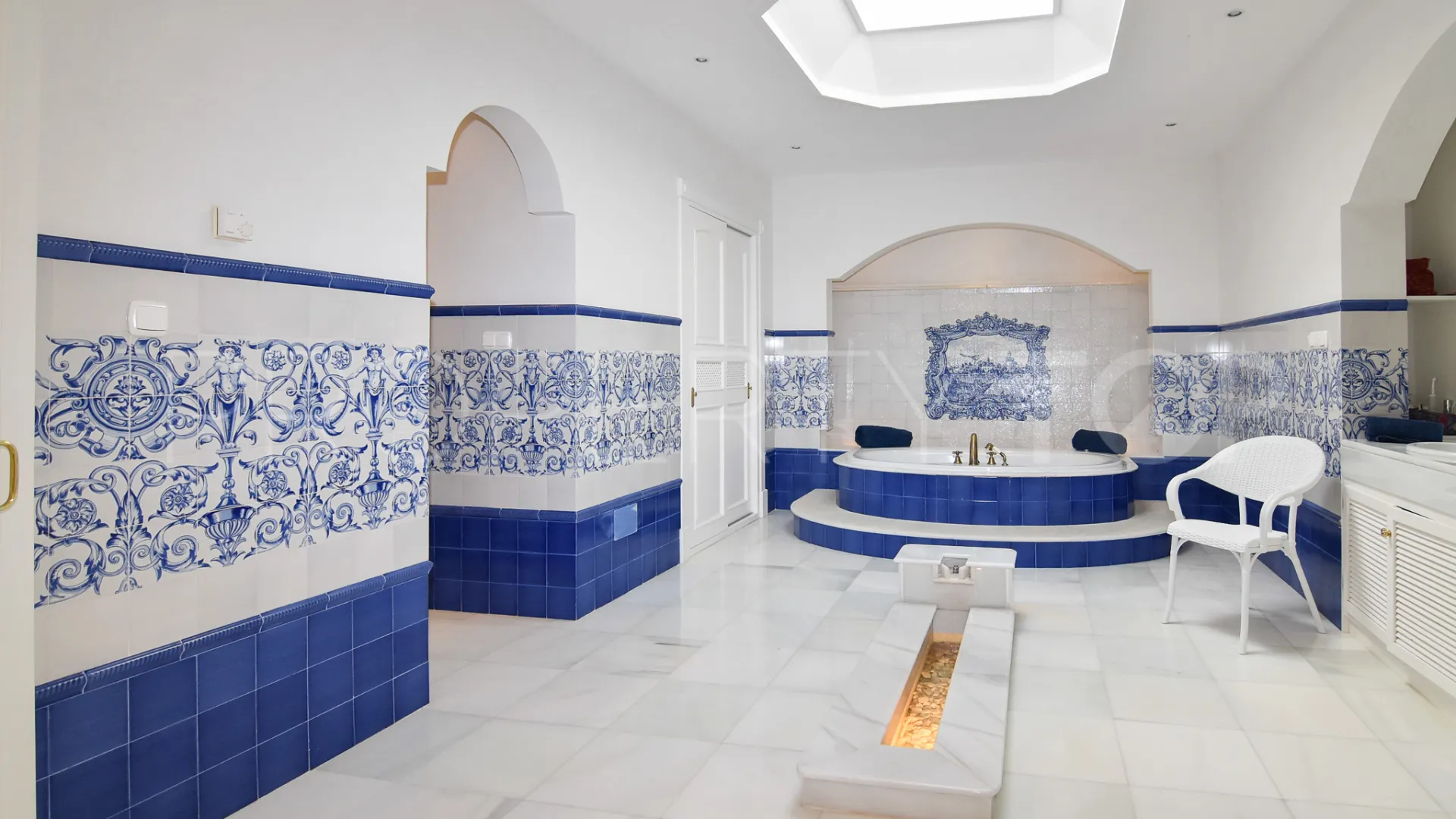 7 bedrooms villa for sale in La Reserva