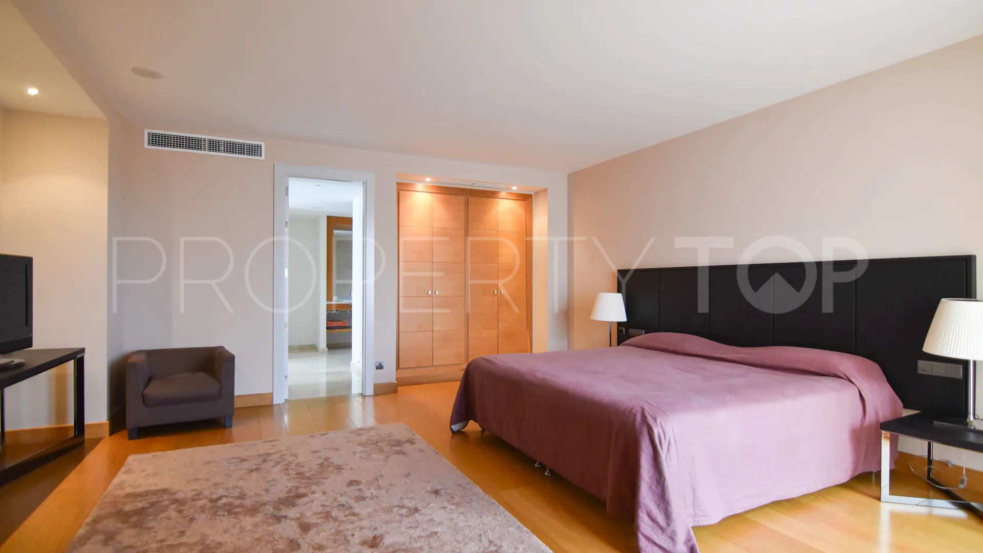 Villa for sale in La Reserva