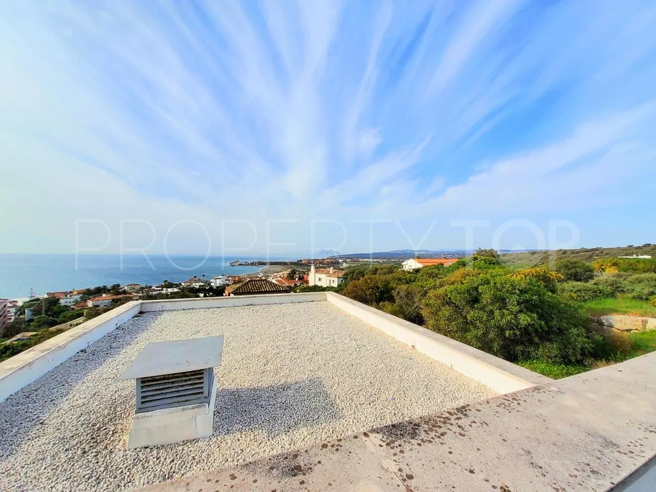 For sale villa in Torreguadiaro