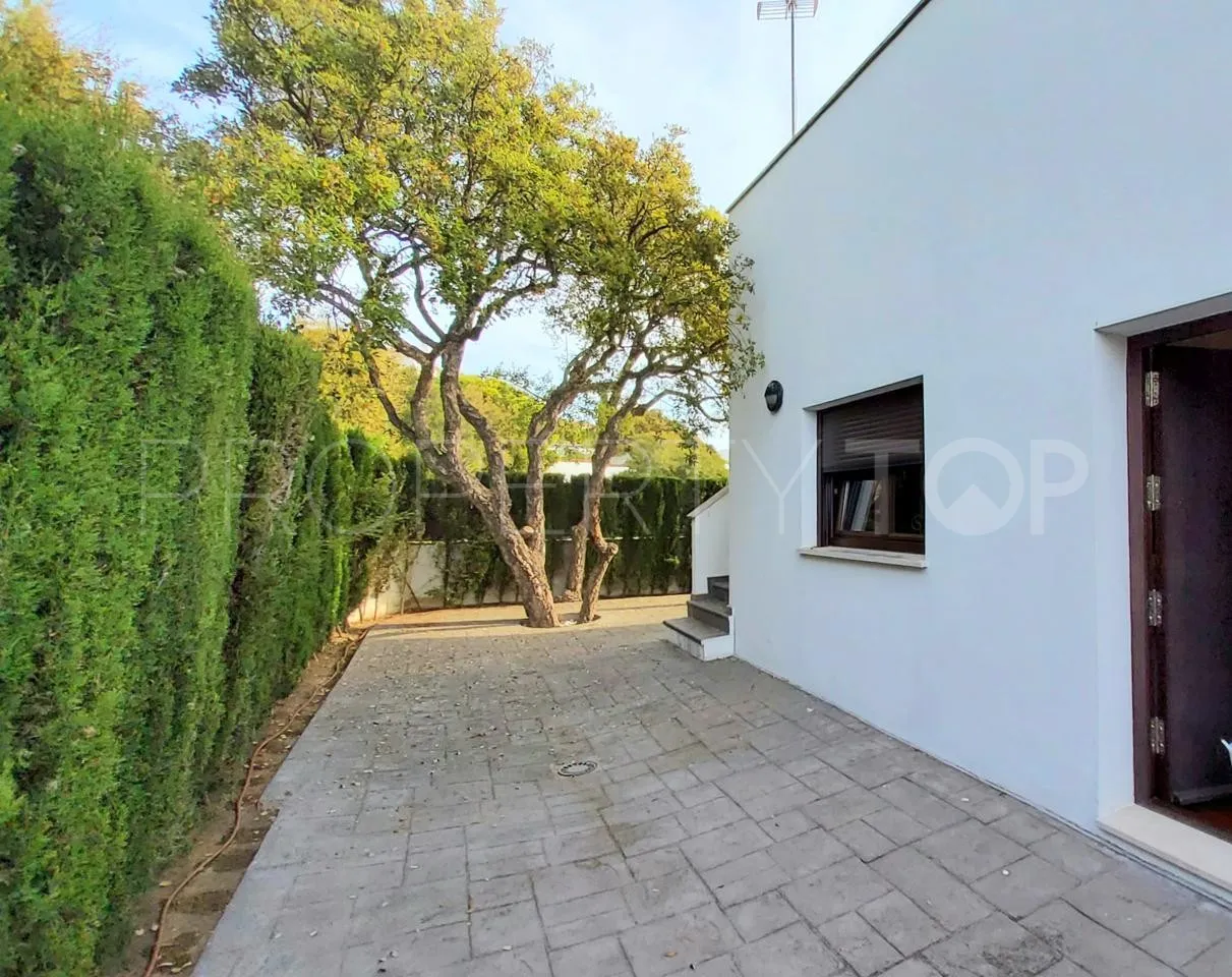 For sale villa in Torreguadiaro
