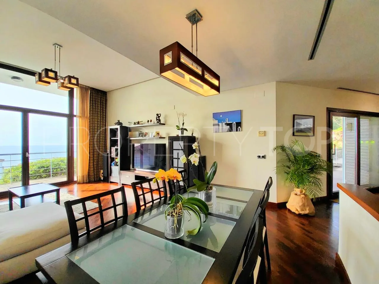 For sale villa in Torreguadiaro