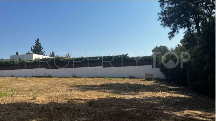 Kings & Queens plot for sale