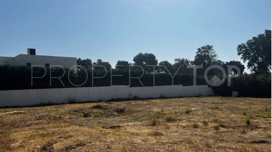 Kings & Queens plot for sale