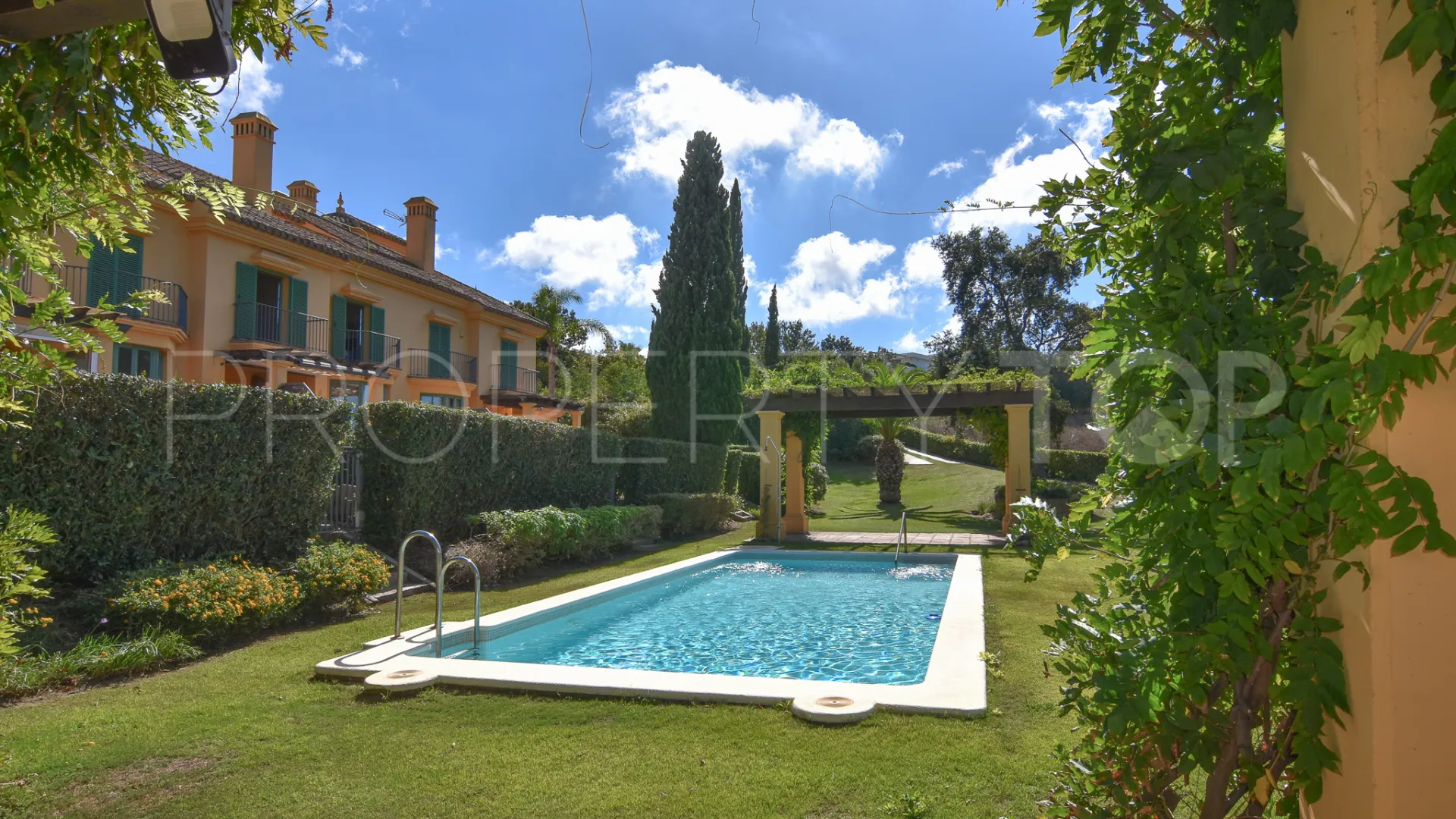 For sale 3 bedrooms town house in Almenara Golf