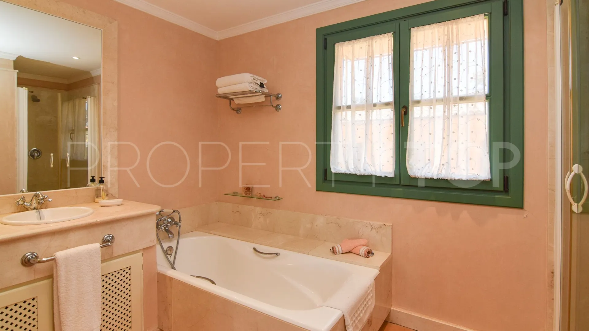 For sale 3 bedrooms town house in Almenara Golf