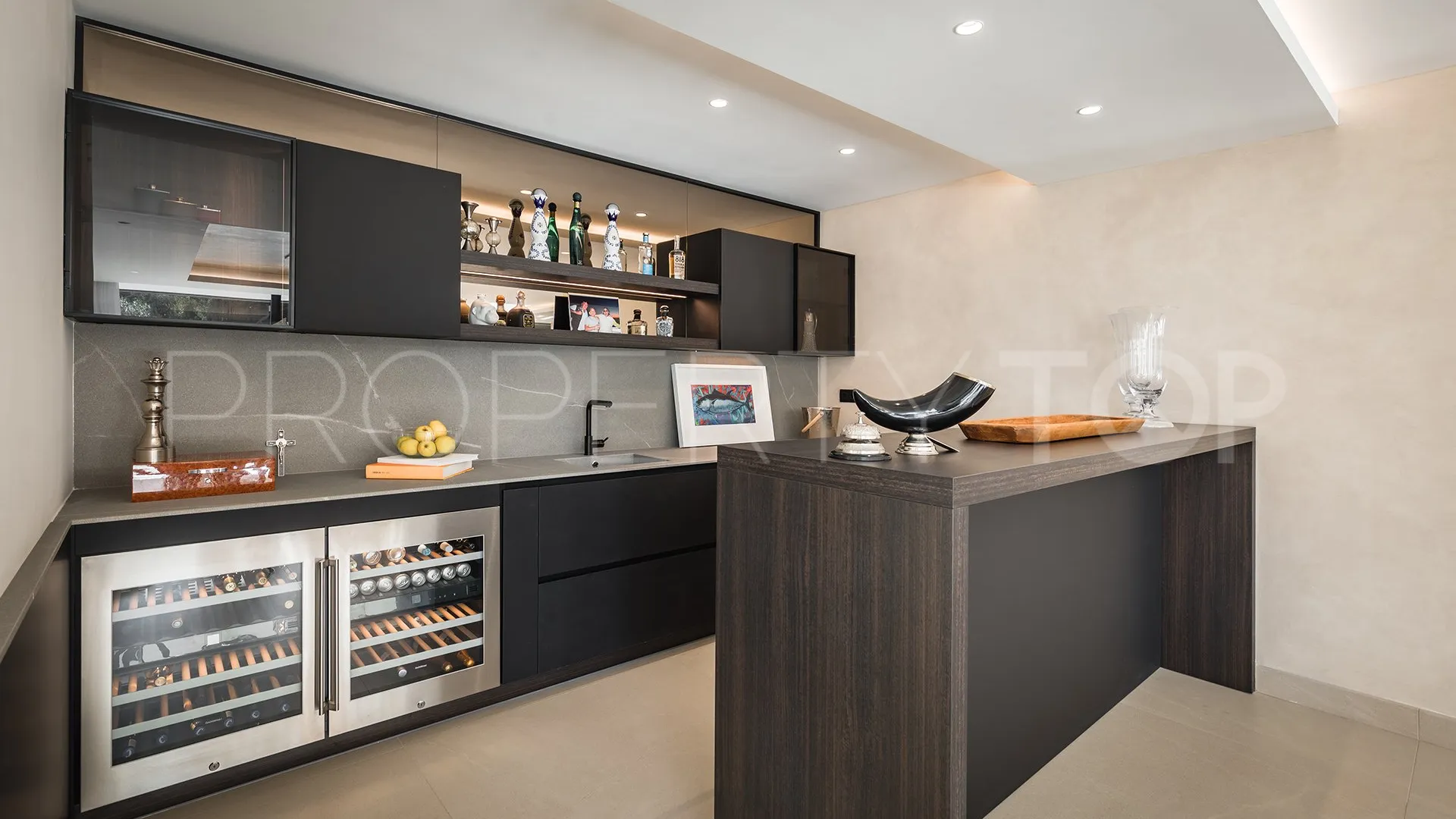 Villa for sale in Kings & Queens