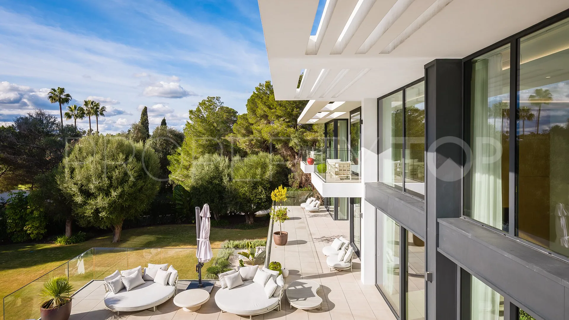 Villa for sale in Kings & Queens