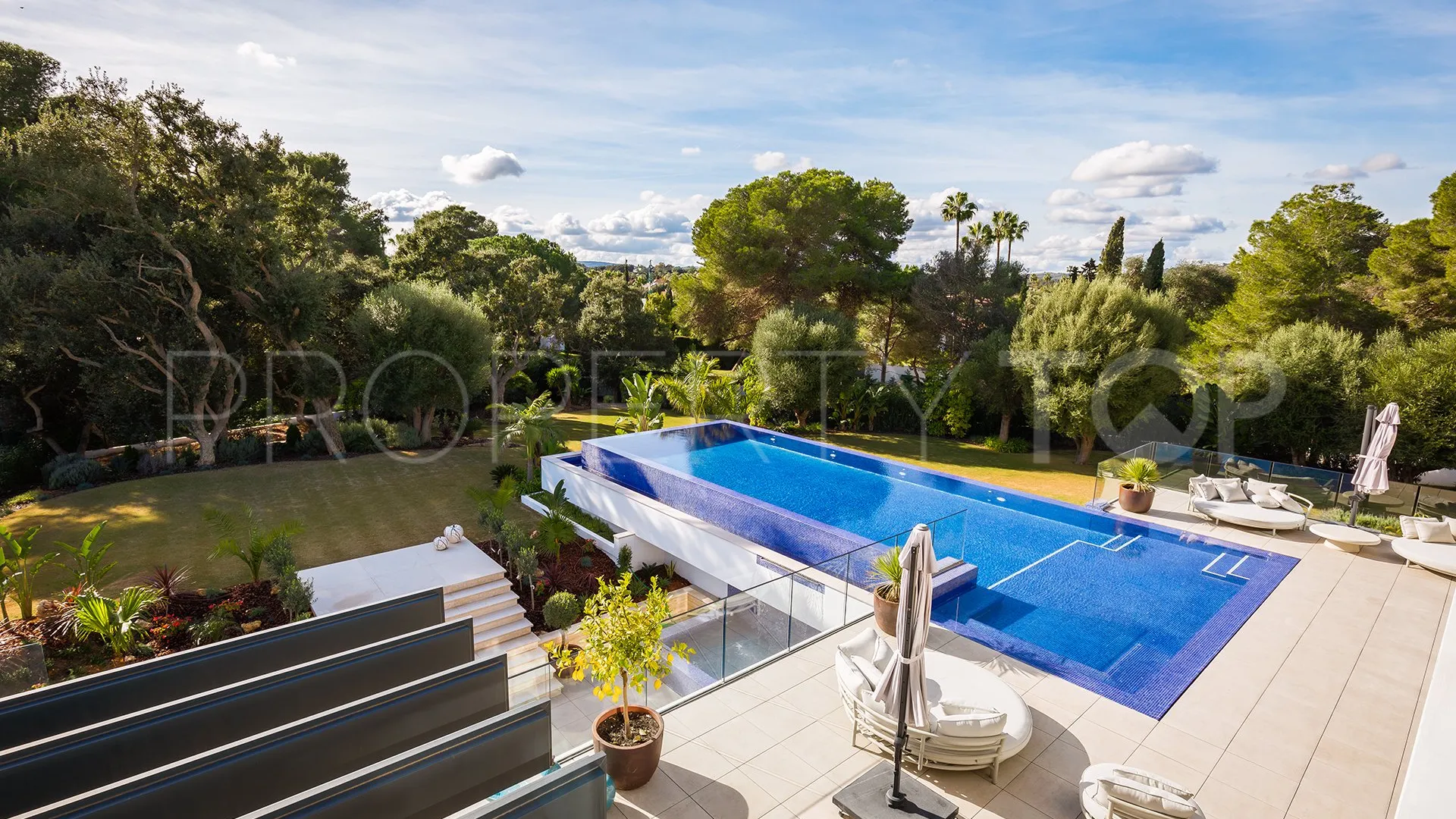 Villa for sale in Kings & Queens