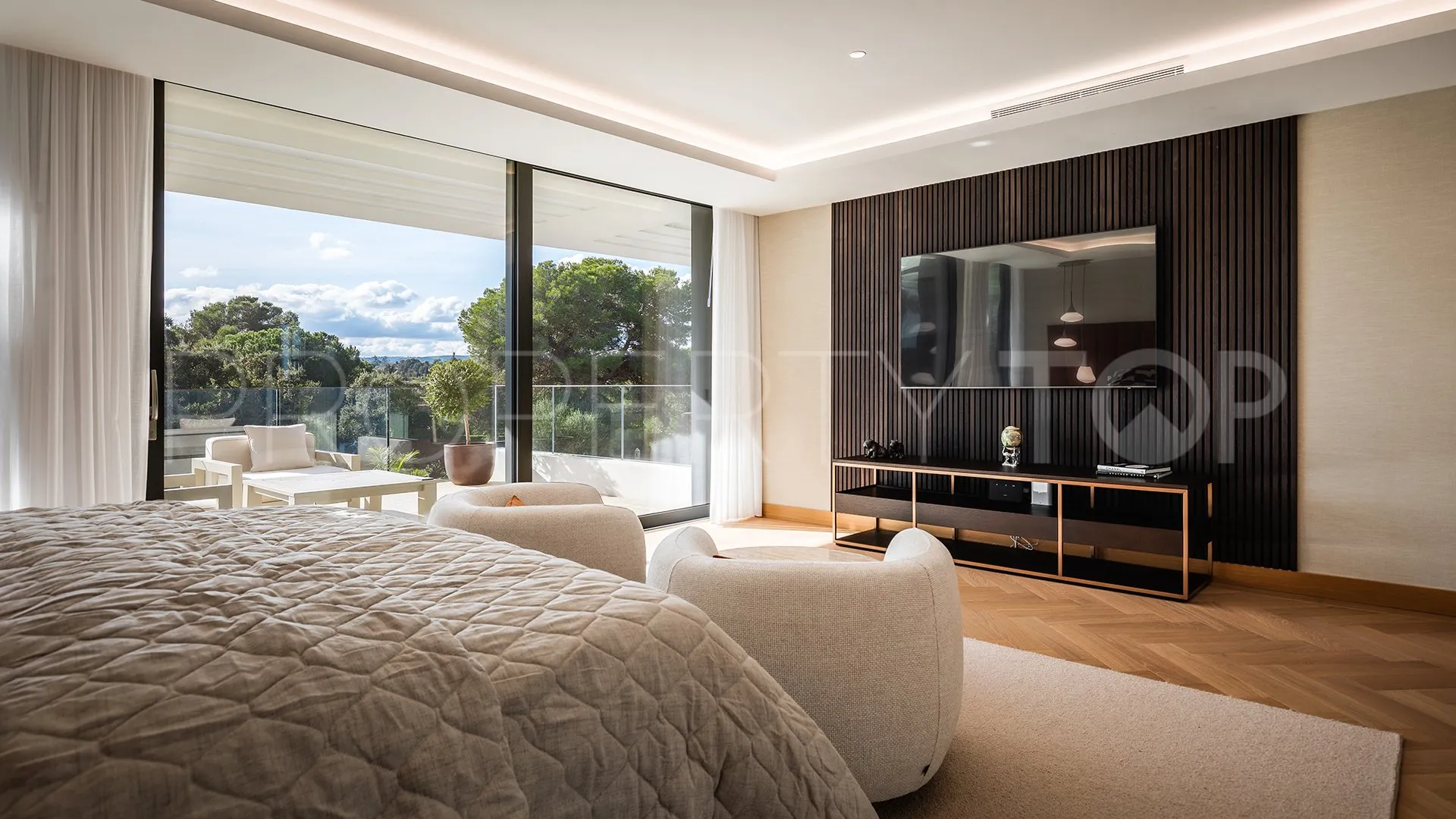 Villa for sale in Kings & Queens