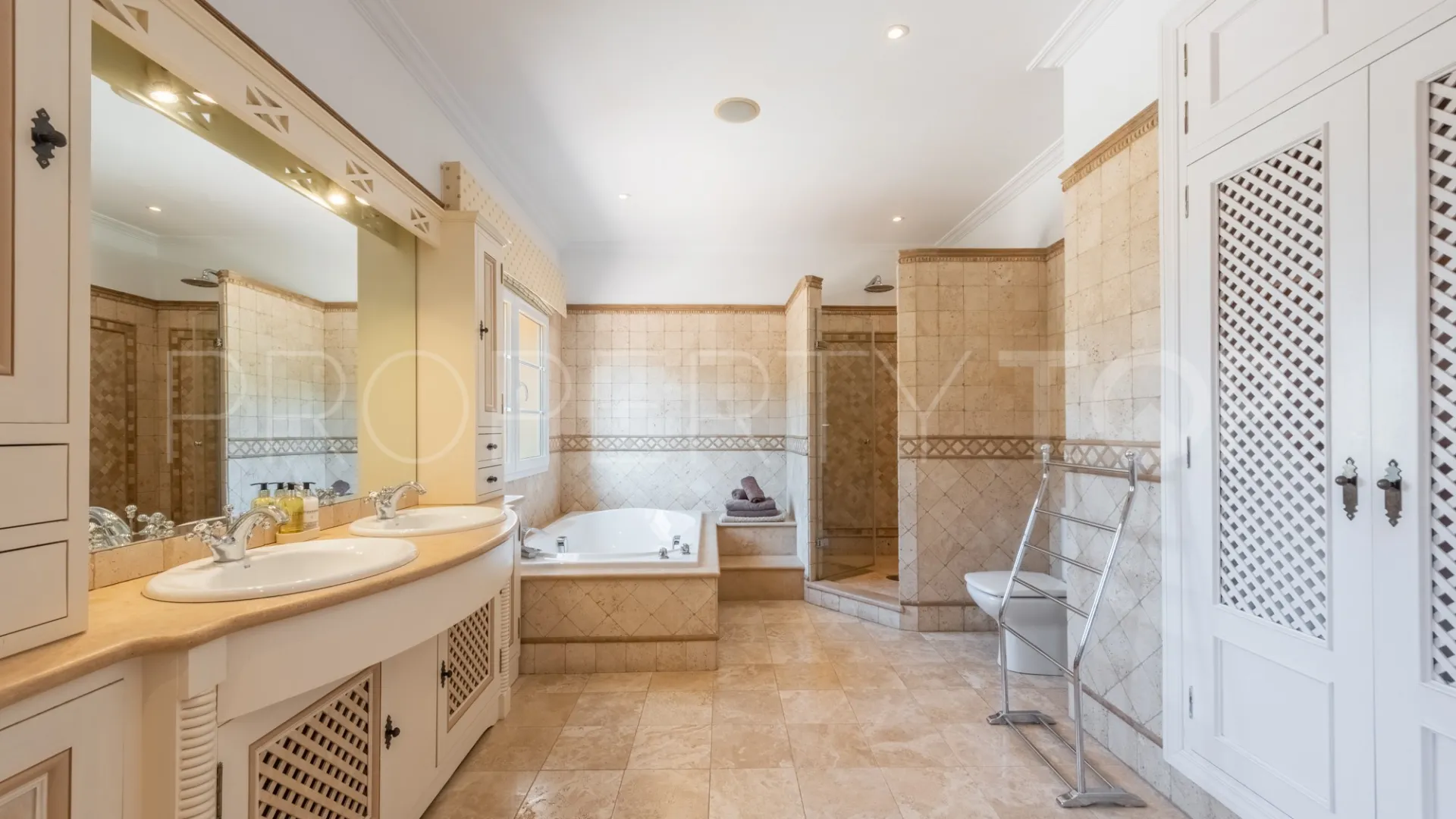 San Roque Club, villa en venta con 7 dormitorios