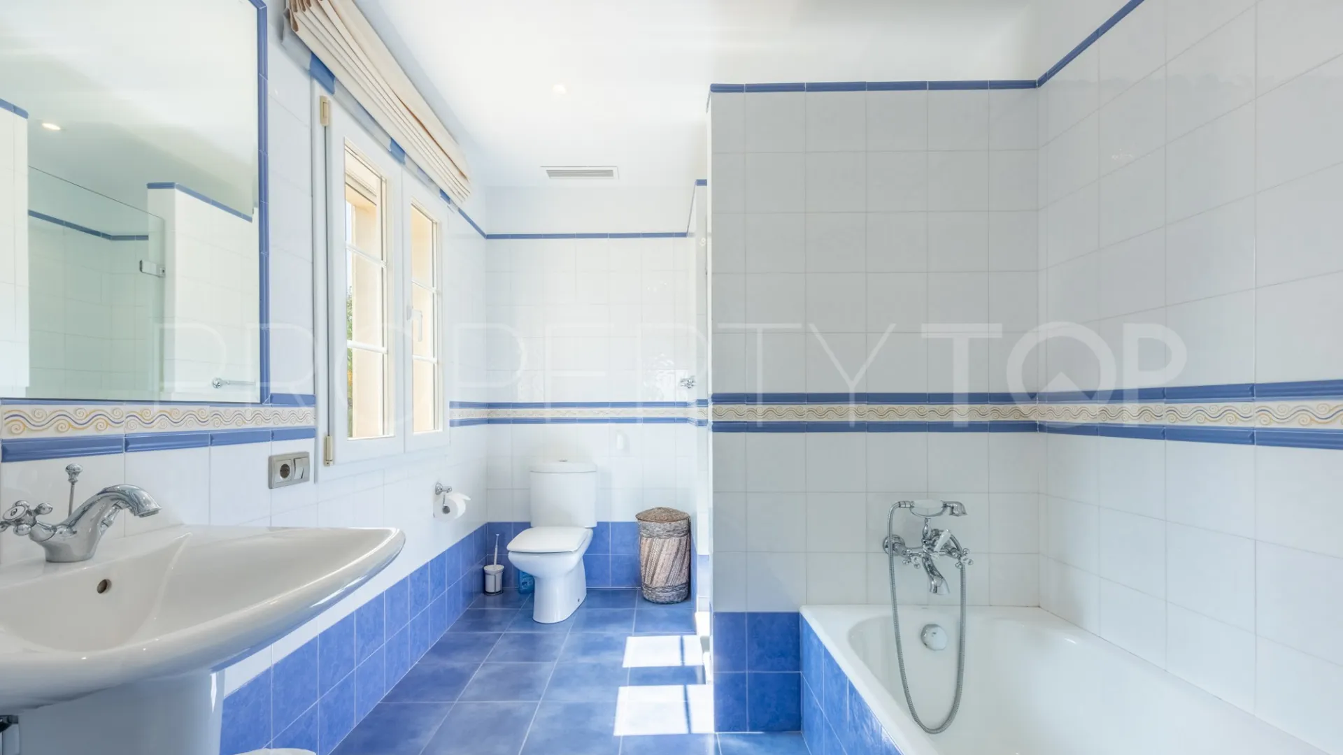 San Roque Club, villa en venta con 7 dormitorios