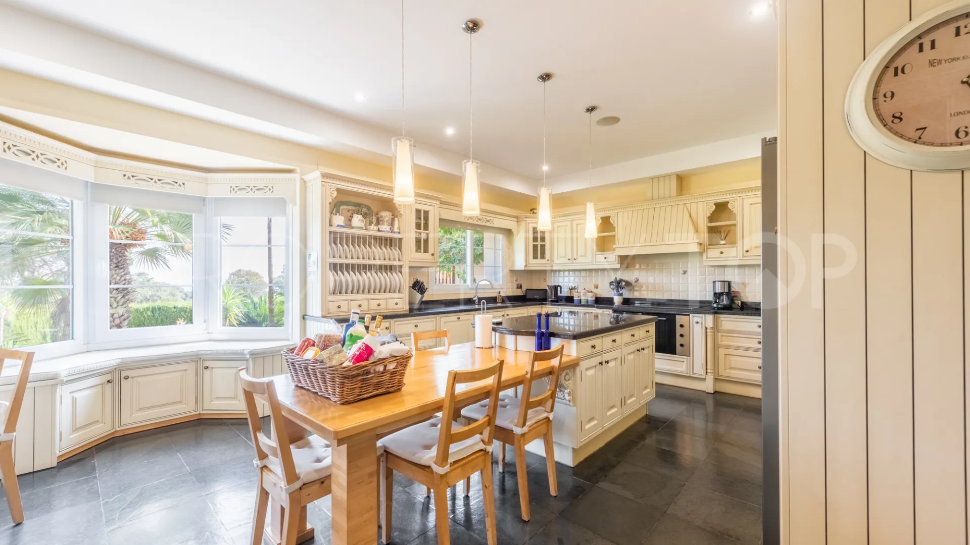 San Roque Club, villa en venta con 7 dormitorios