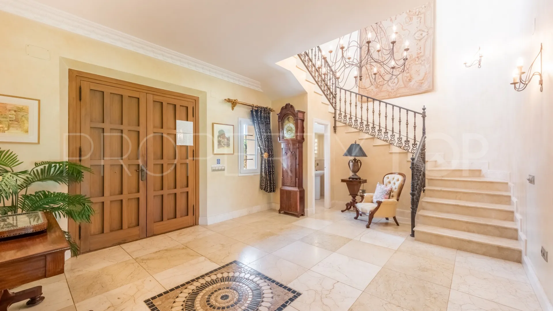 San Roque Club, villa en venta con 7 dormitorios