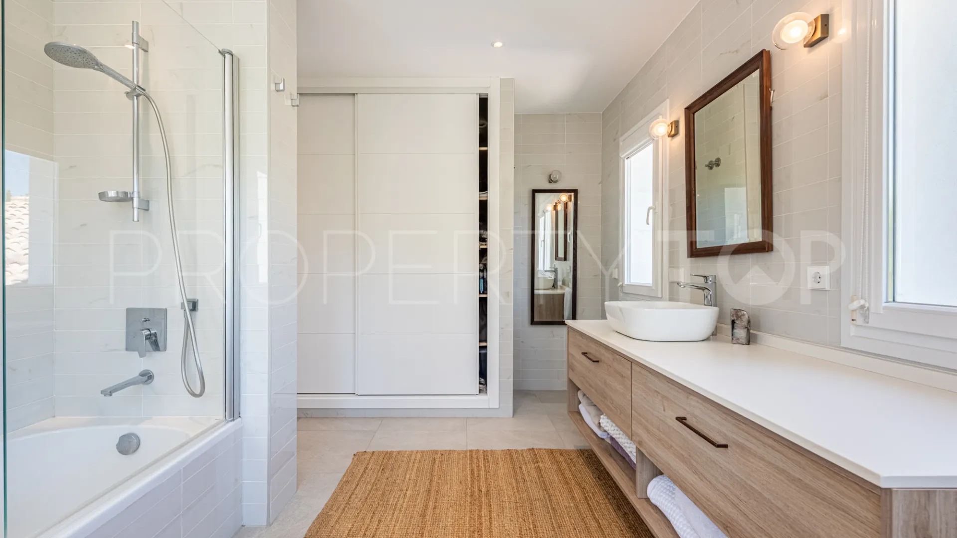Villa a la venta de 5 dormitorios en Sotogrande Costa