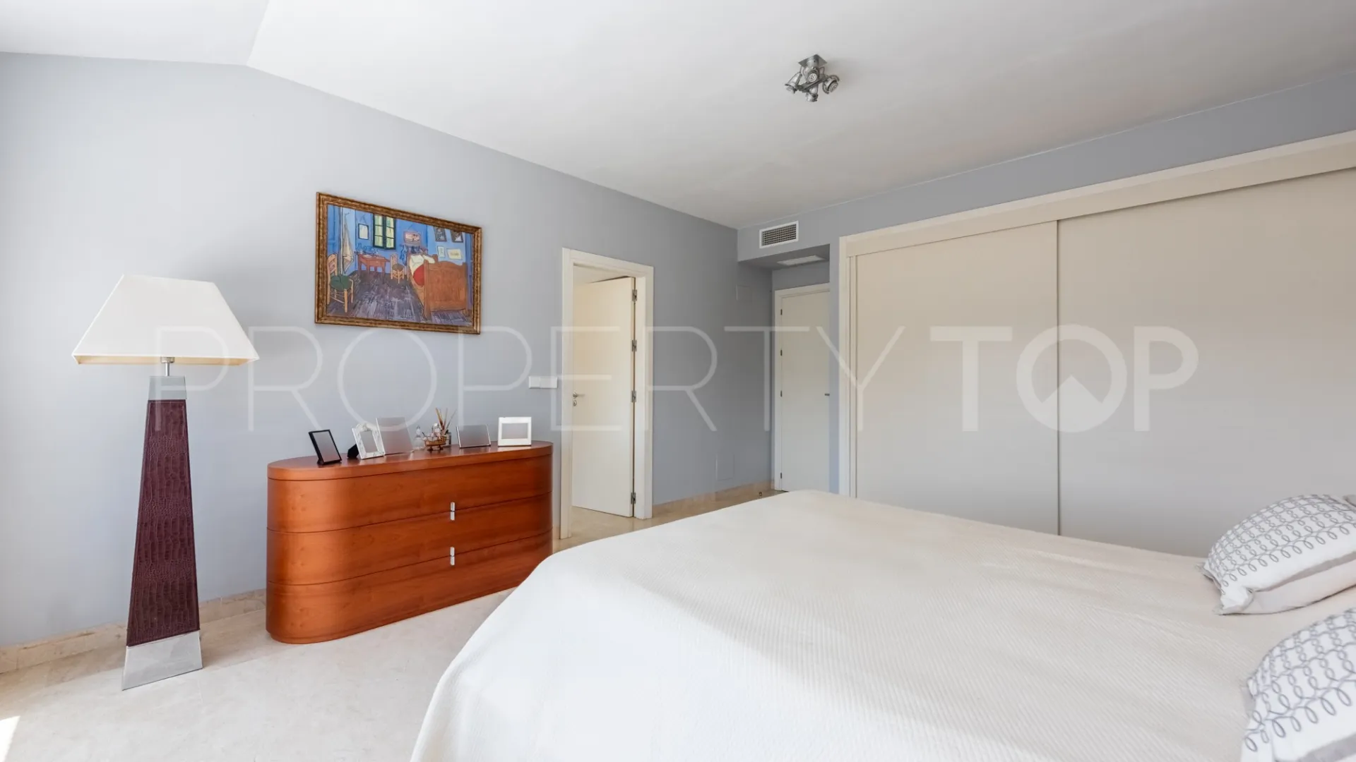 Marina de Sotogrande, atico duplex con 4 dormitorios a la venta