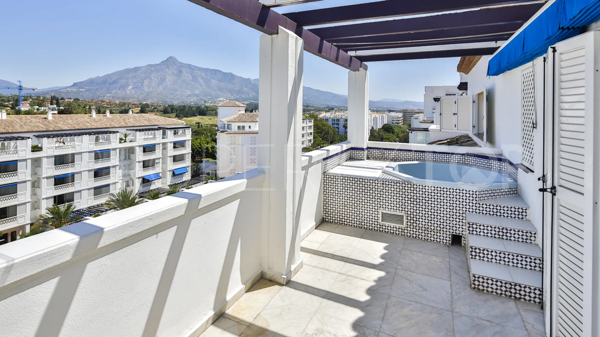 Playas del Duque, Ático en venta de 2 dormitorios