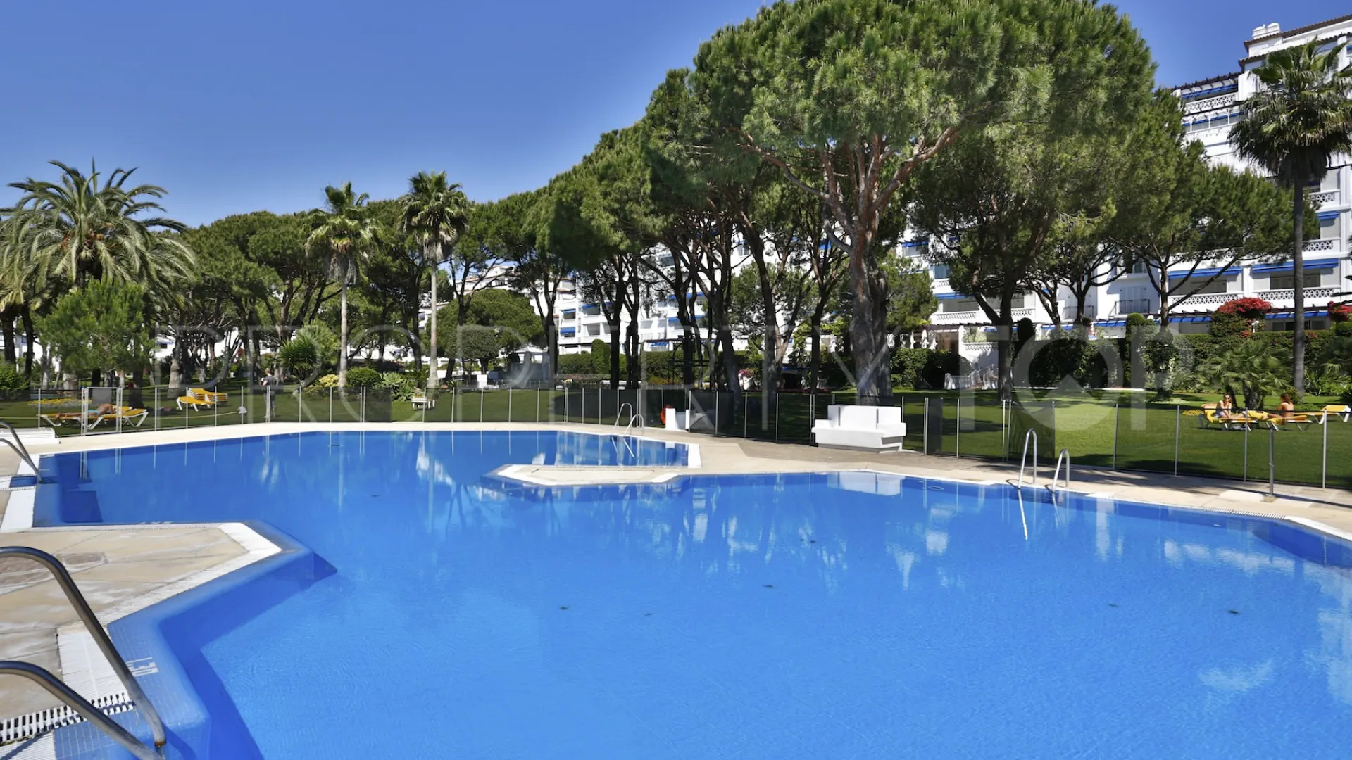 Playas del Duque, Ático en venta de 2 dormitorios