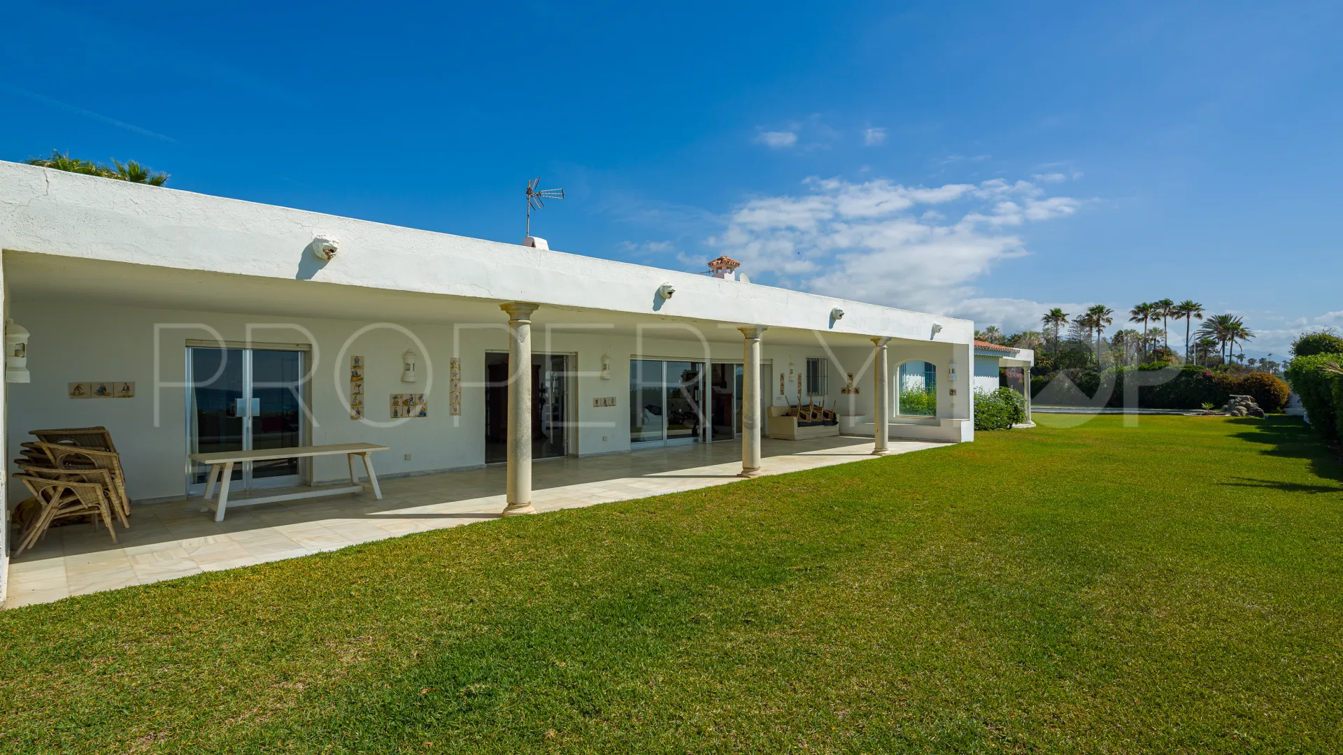 Se vende villa de 4 dormitorios en Guadalmina Baja