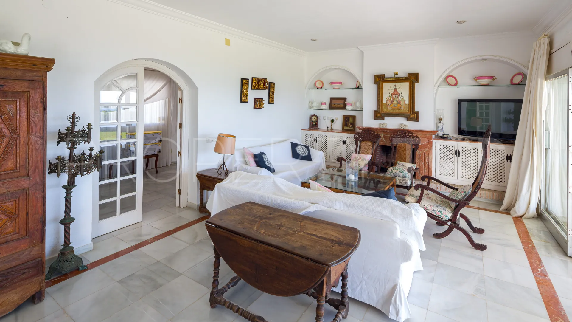 Se vende villa de 4 dormitorios en Guadalmina Baja