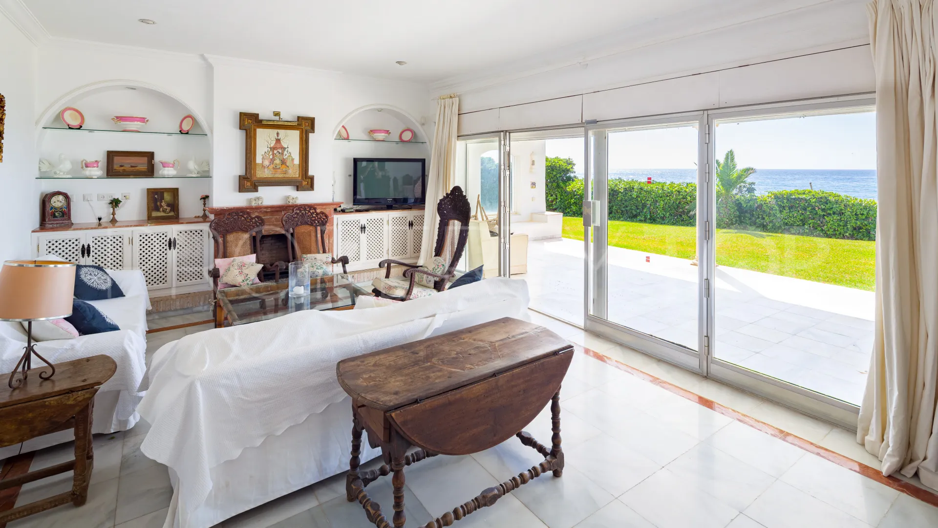 Se vende villa de 4 dormitorios en Guadalmina Baja