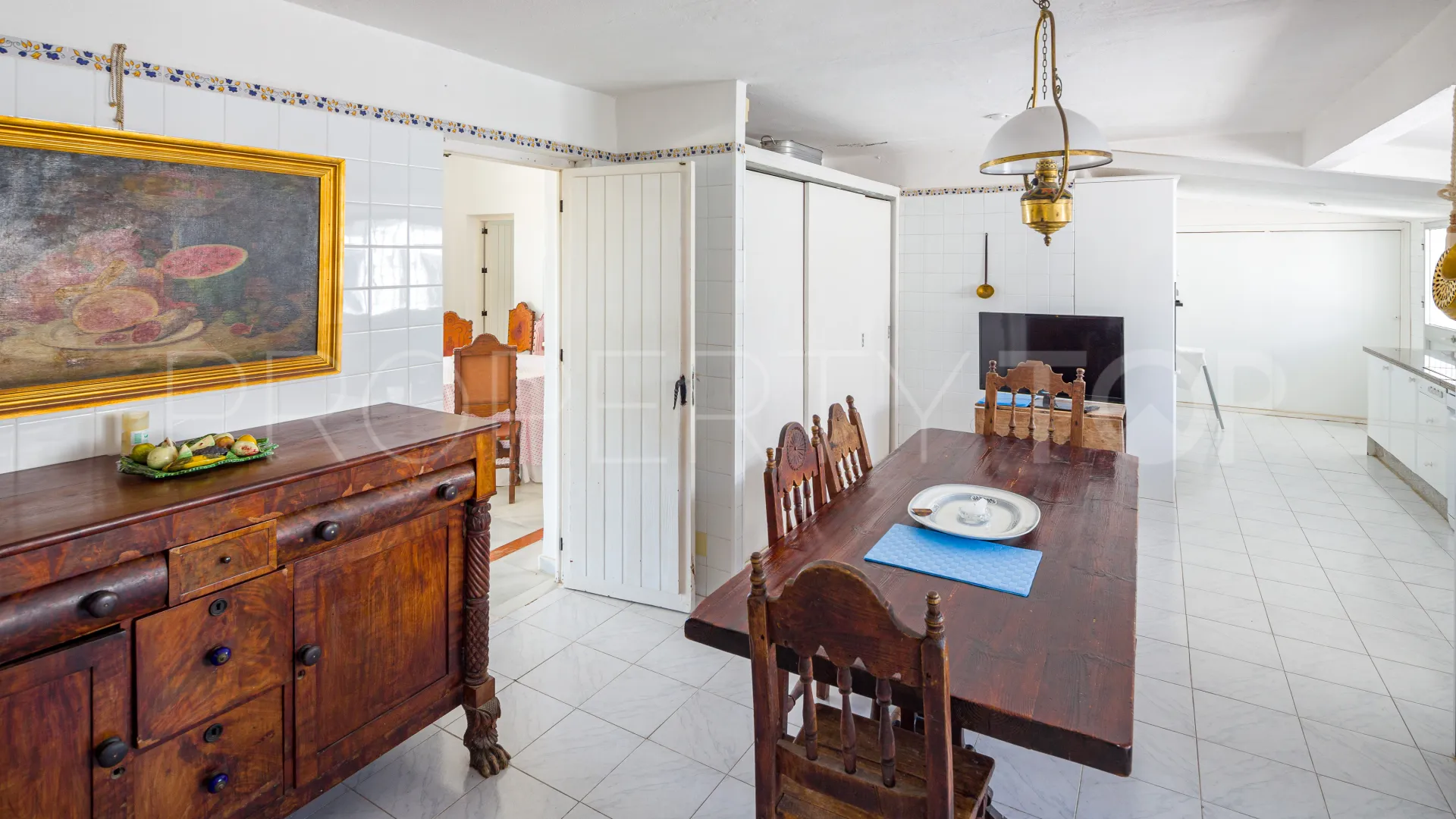Se vende villa de 4 dormitorios en Guadalmina Baja