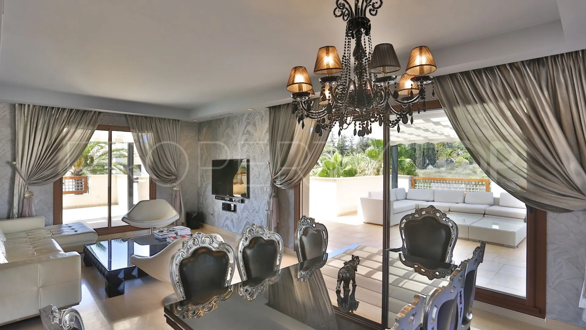Nueva Andalucia 2 bedrooms penthouse for sale