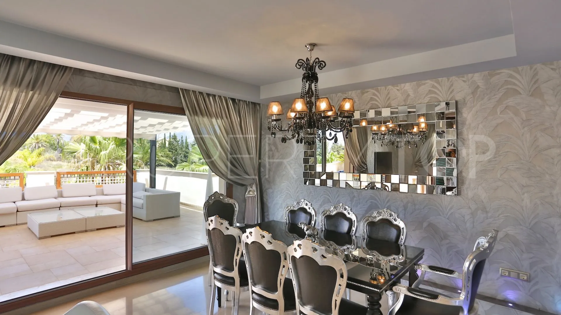 Nueva Andalucia 2 bedrooms penthouse for sale