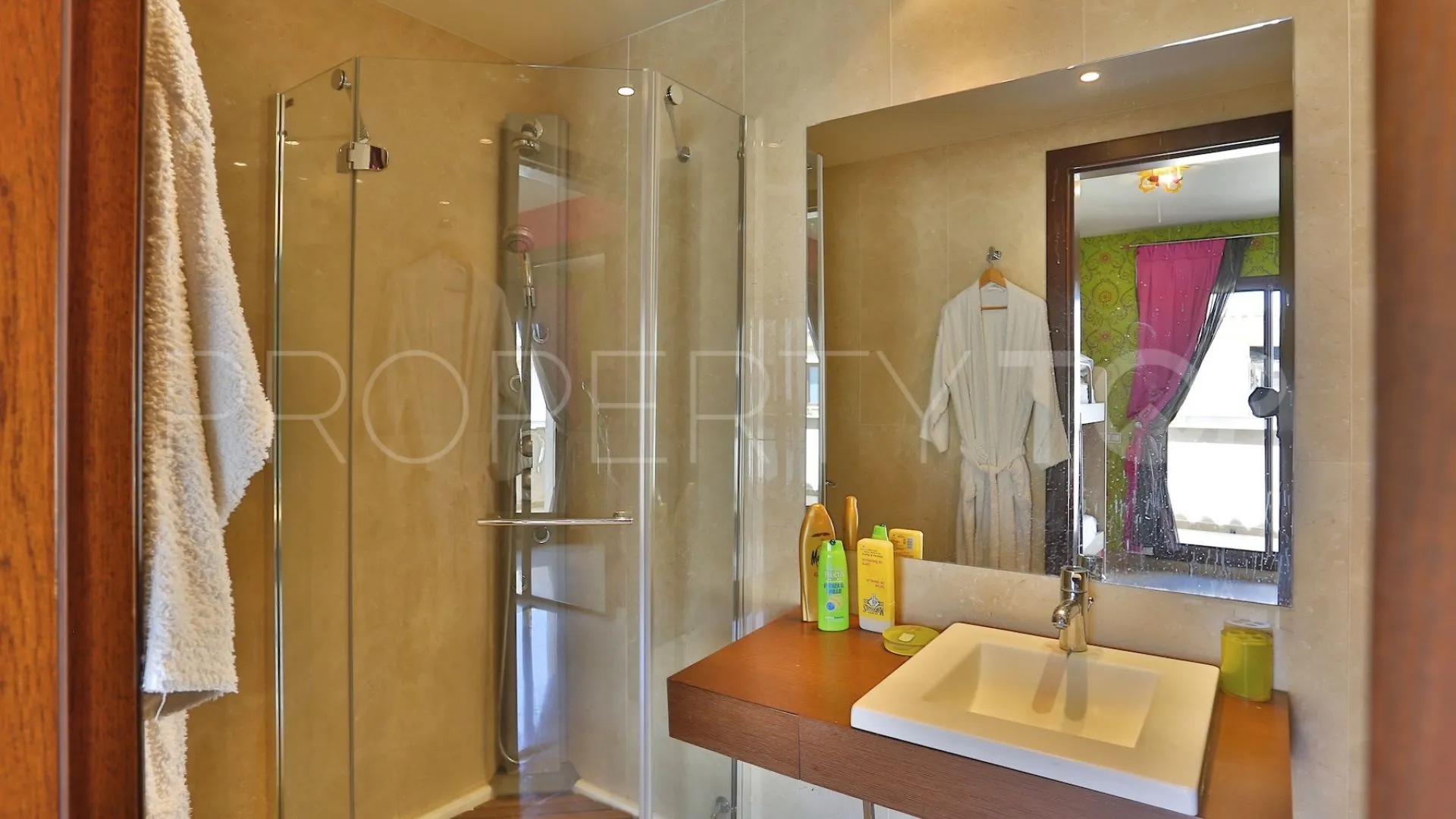 Nueva Andalucia 2 bedrooms penthouse for sale
