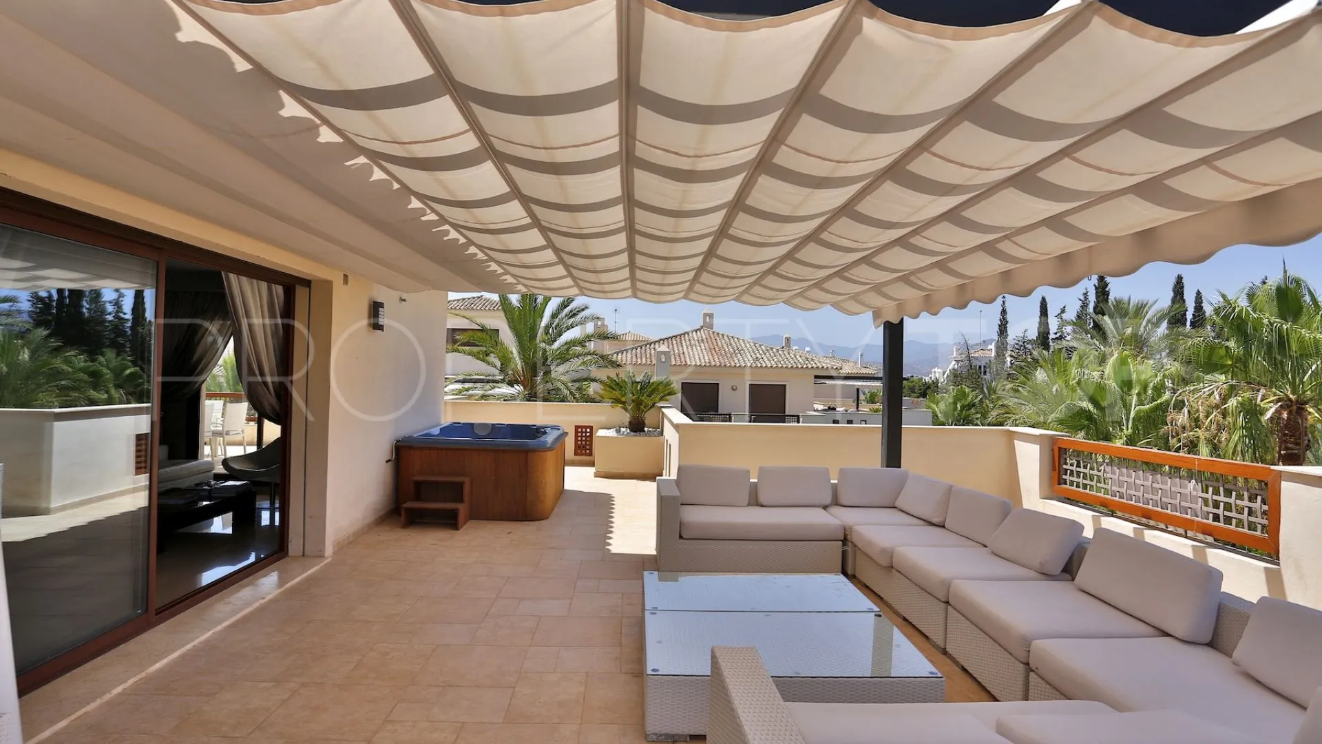 Nueva Andalucia 2 bedrooms penthouse for sale