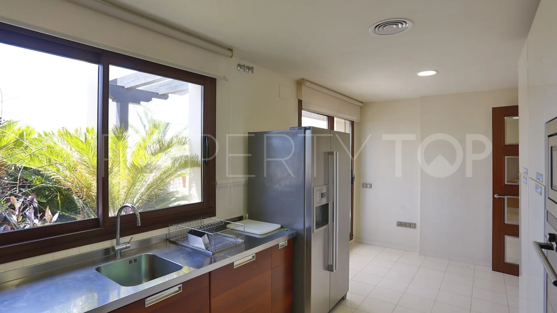 Nueva Andalucia 2 bedrooms penthouse for sale