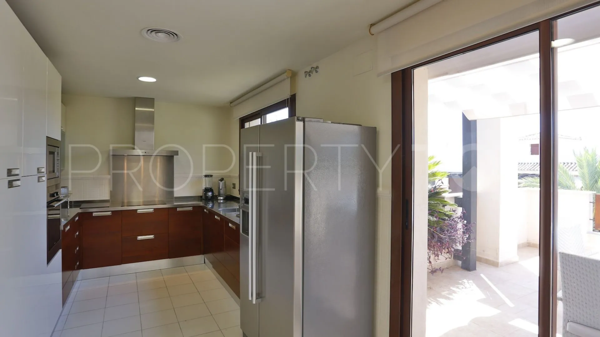 Nueva Andalucia 2 bedrooms penthouse for sale